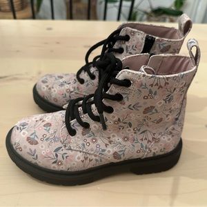 Cat & Jack Boots Size 1